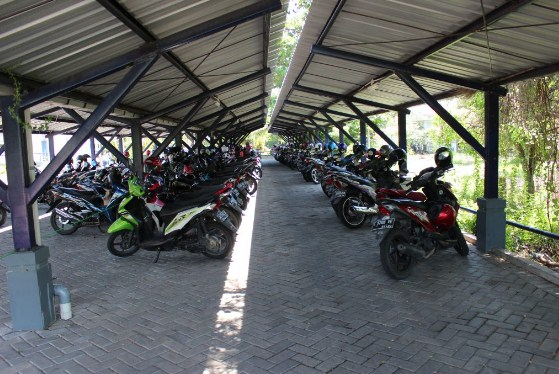Parkiran Motor